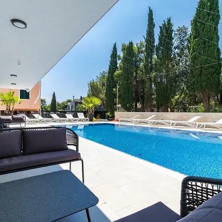 Apartment Luxury Magali 3 *